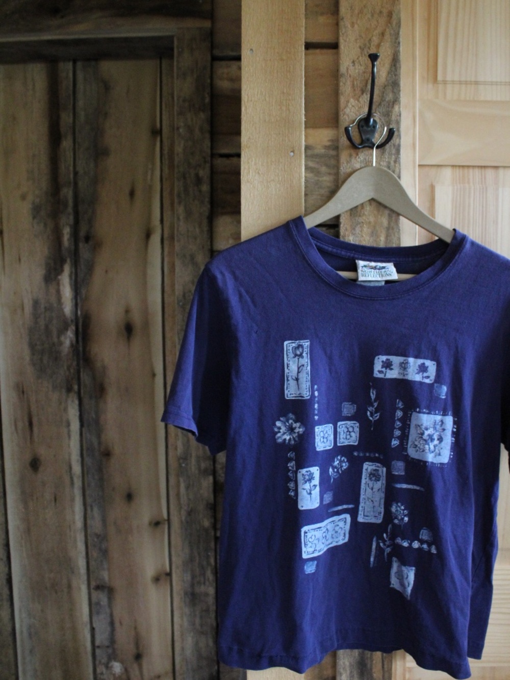 Vintage Northern Reflections Stamped Floral Navy Blue 100% Cotton Tee